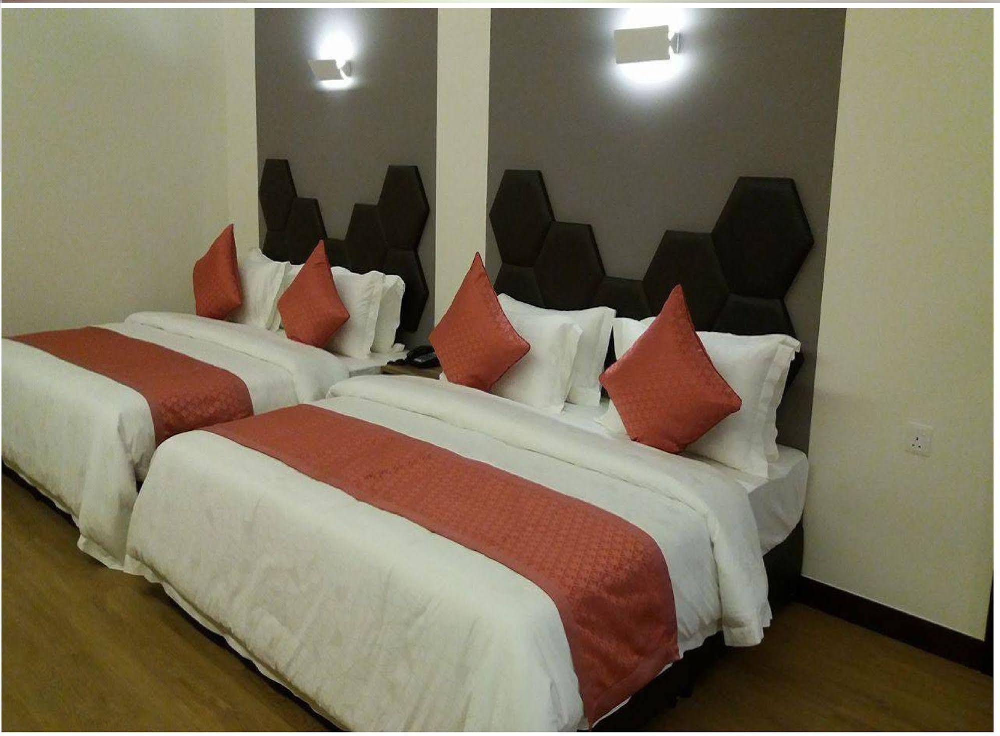 Memoire Hornbill Hotel Kuching Exterior foto