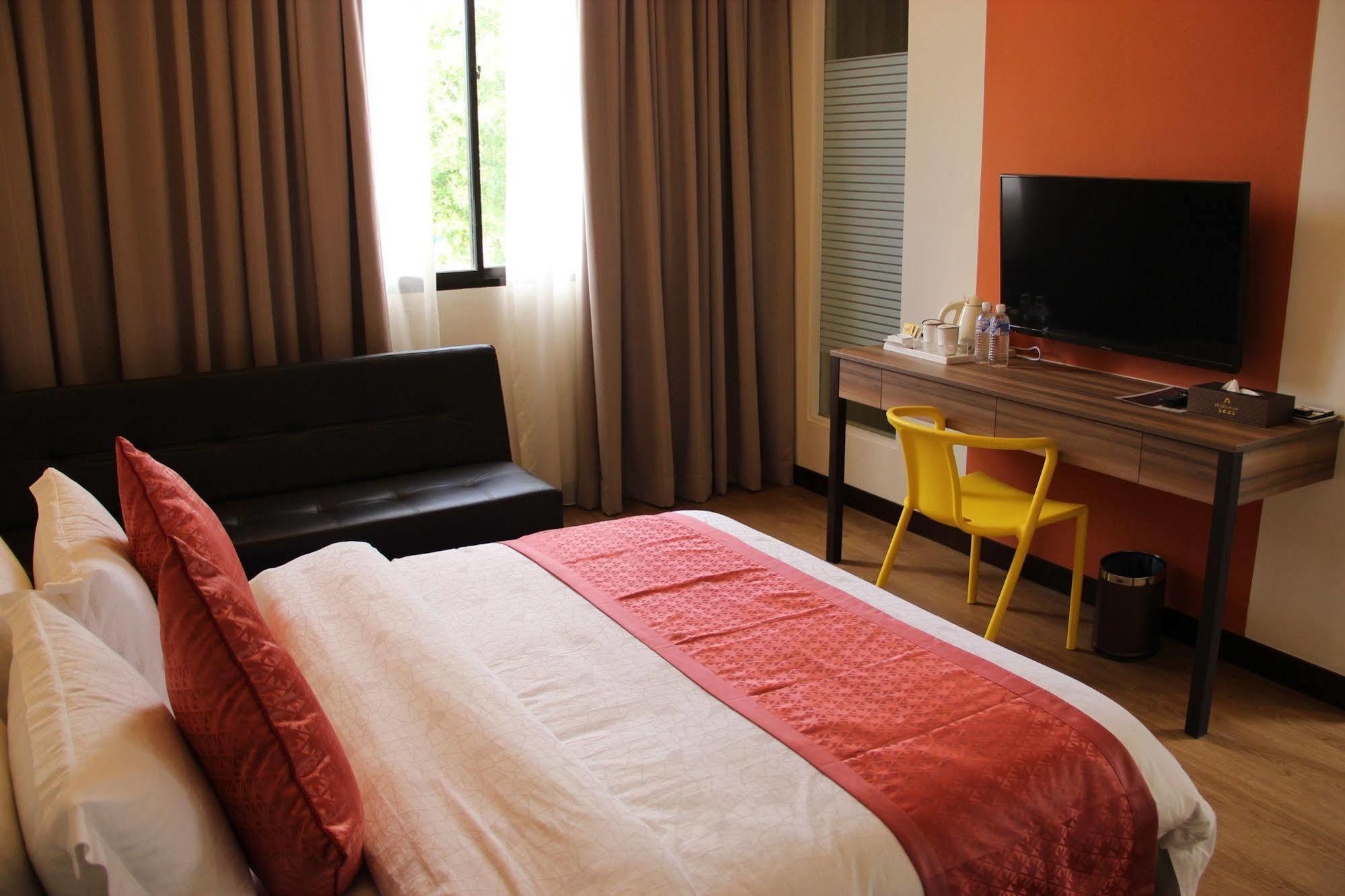 Memoire Hornbill Hotel Kuching Exterior foto
